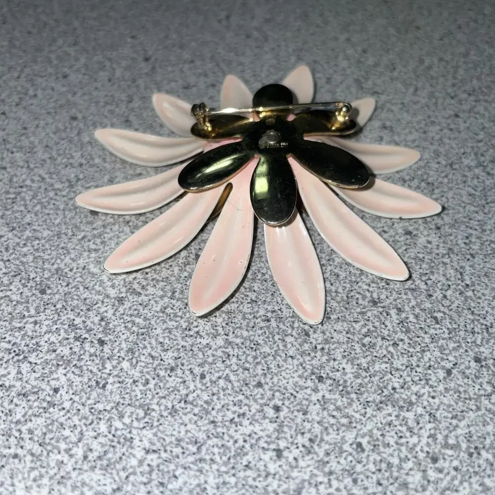 Vtg Sarah Coventry Huge Gerbera Daisy White Enamel Flower Brooch Gold Tone